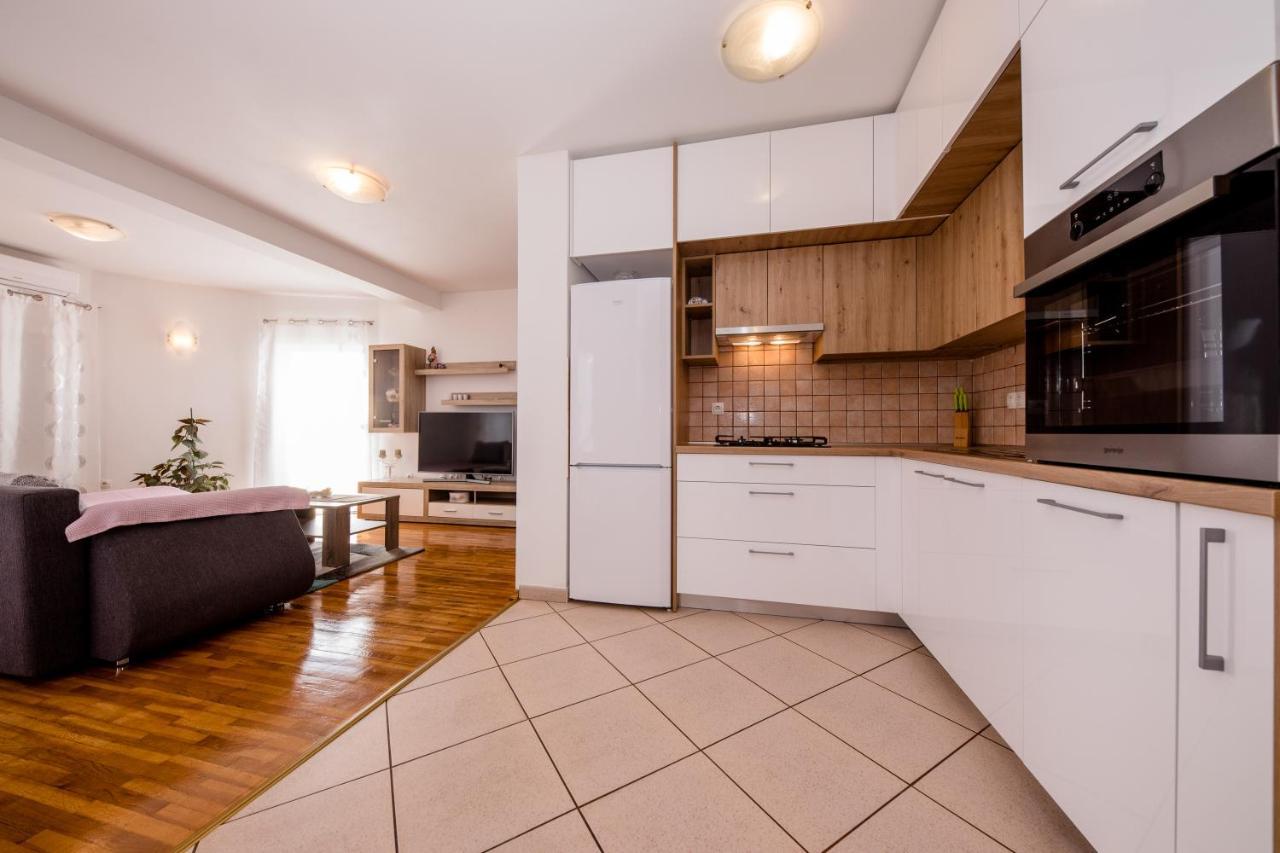 Zeljko Apartmani 로파르 외부 사진