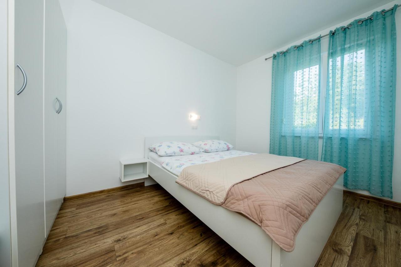 Zeljko Apartmani 로파르 외부 사진